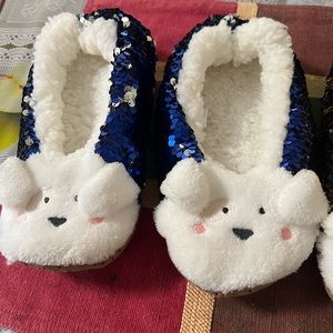 Sleep shoes size 3/4